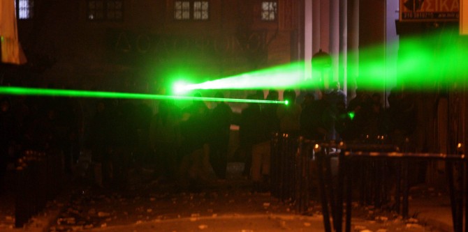 laser-weapons-soldiers-670x333
